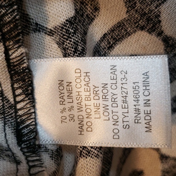 Monteau NWT Geometric Design Belted Linen Blend Top - Picture 7 of 7